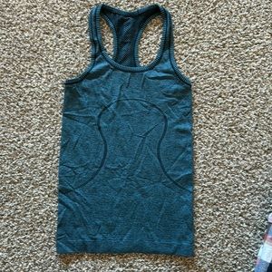 Women’s size 2 lululemon tank